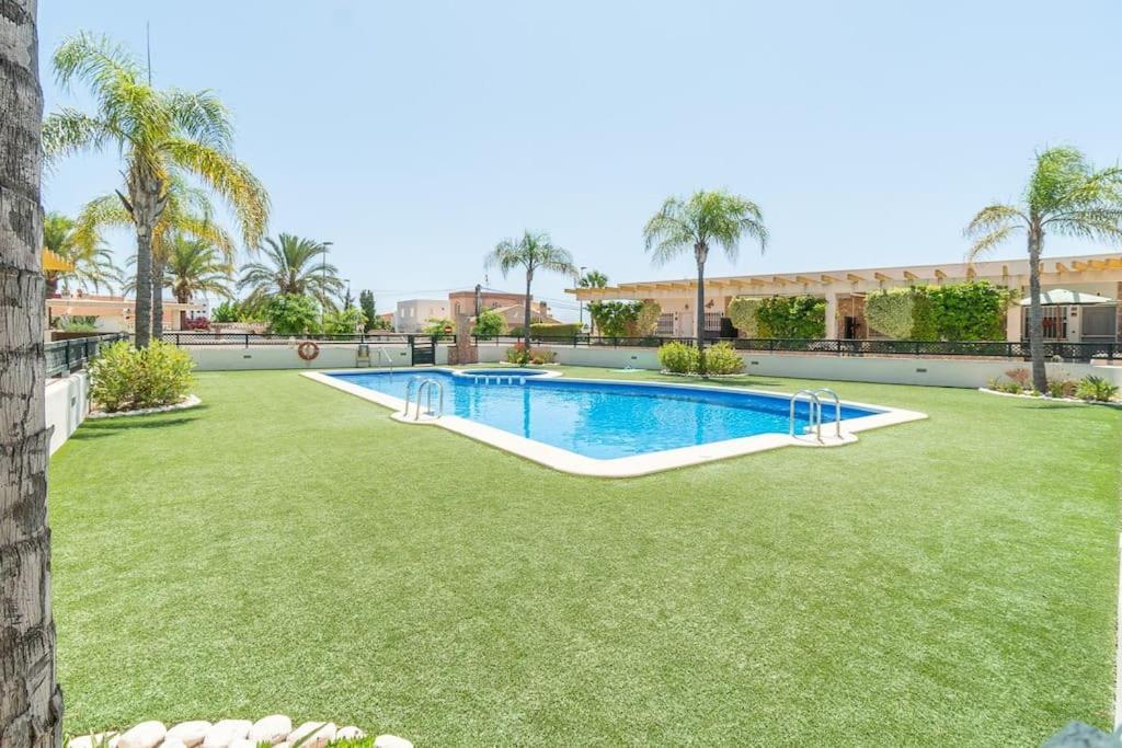 Magnifico Adosado Con Piscina Y Barbacoa Villa Campoamor Exteriör bild