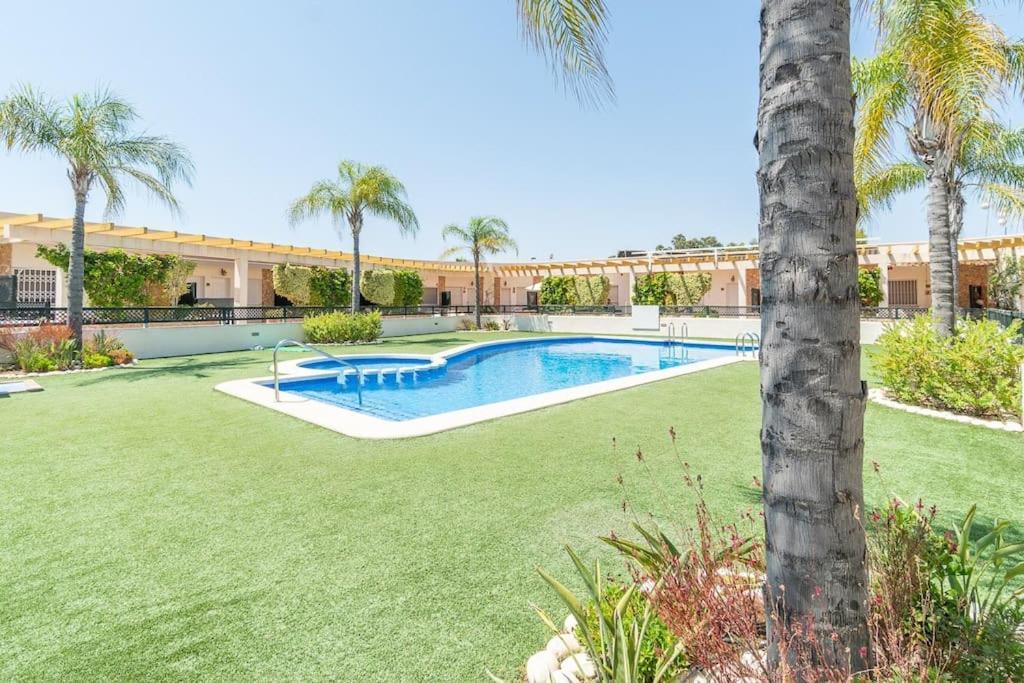 Magnifico Adosado Con Piscina Y Barbacoa Villa Campoamor Exteriör bild